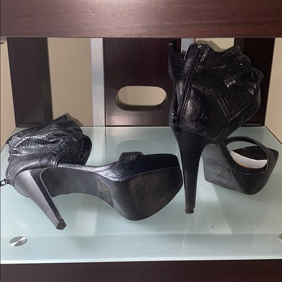 Black heeled scandals - Picture 4 of 4